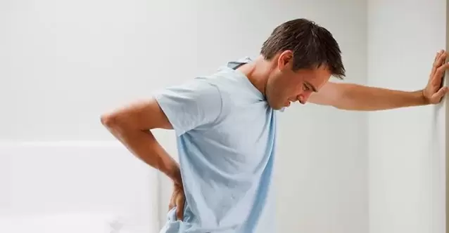 Bolest v lumbosakrální oblasti u muže je známkou chronické prostatitidy